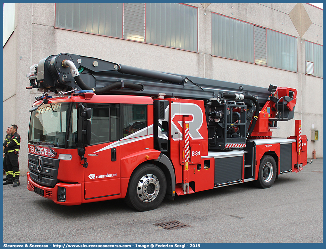 -
Rosenbauer International AG.
Mercedes Benz Econic 1830
Hydraulic Platform B34
Parole chiave: Rosenbauer;International;Mercedes;Benz;Econic;1830;Hydraulic;Platform;B34