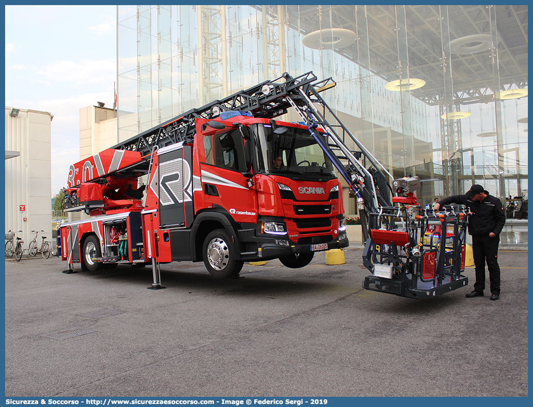 -
Rosenbauer International AG.
Scania P280
Aerial Ladder L32A-XS 3.0
Parole chiave: Rosenbauer;International;Scania;P280;Aerial;Ladder;32A-XS;3.0;32A;XS