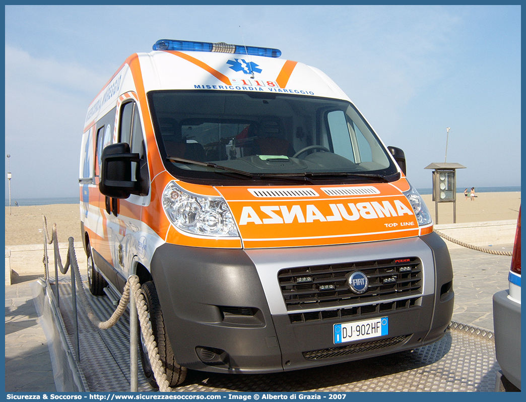 MA 01 03
Misericordia di Viareggio
Fiat Ducato III serie
Parole chiave: Misericordie;Misericordia;Ambulanza;Autoambulanza;Viareggio;Fiat;Ducato