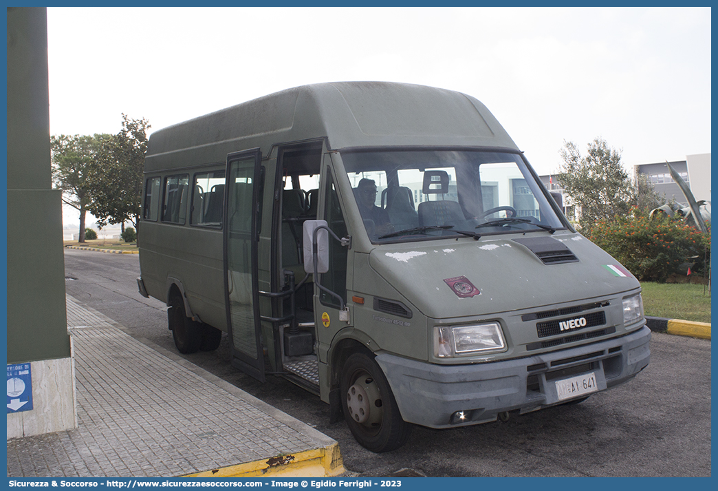 AM AI641
Aeronautica Militare Italiana
Iveco 45-12 Turbodaily II serie
Parole chiave: AMI;A.M.I.;Aeronautica;Militare;Italiana;Iveco;45-12;Turbodaily