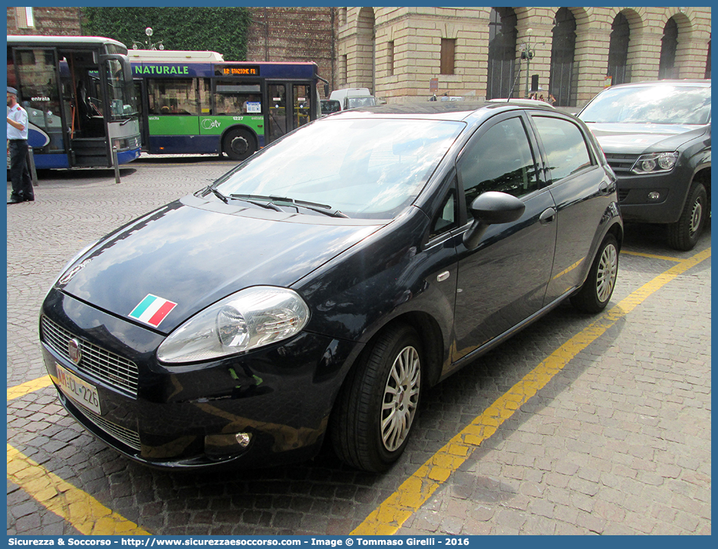 AM CL226
Aeronautica Militare Italiana
Fiat Grande Punto
Parole chiave: A.M.I.;AMI;Aeronautica;Militare;Italiana;Fiat;Grande;Punto