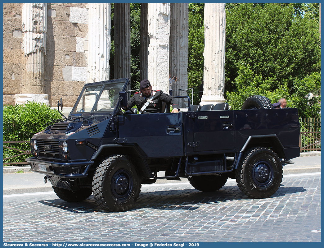 CC BQ247
Arma dei Carabinieri
Battaglioni Mobili
Iveco VM90T
Parole chiave: CC;C.C.;Arma;Carabinieri;Battaglioni;Mobili;Battaglione;Iveco;VM90T