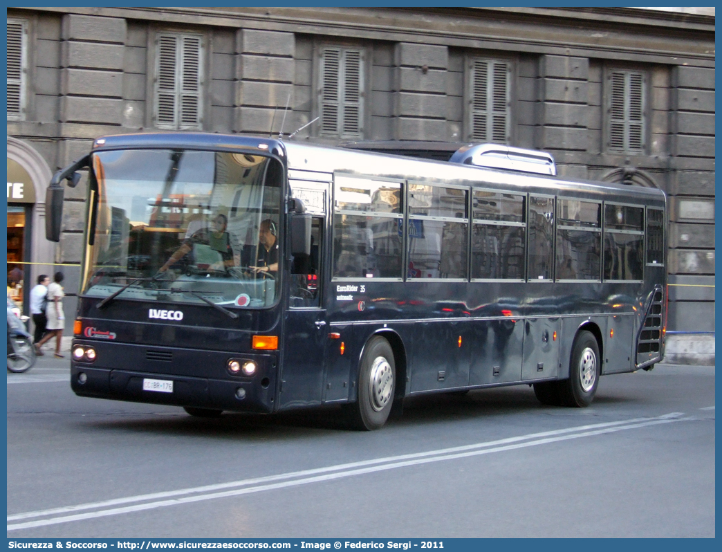 CC BR176
Arma dei Carabinieri
Iveco Cacciamali Eurorider C35
Parole chiave: CC;C.C.;Arma;dei;Carabinieri;Bus;Minibus;Iveco;Cacciamali;Eurorider;C35