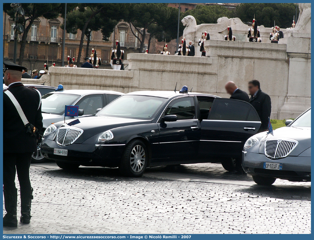 CC BW690
Arma dei Carabinieri
Lancia Thesis
Parole chiave: CC;C.C.;Arma;dei;Carabinieri;Lancia;Thesis