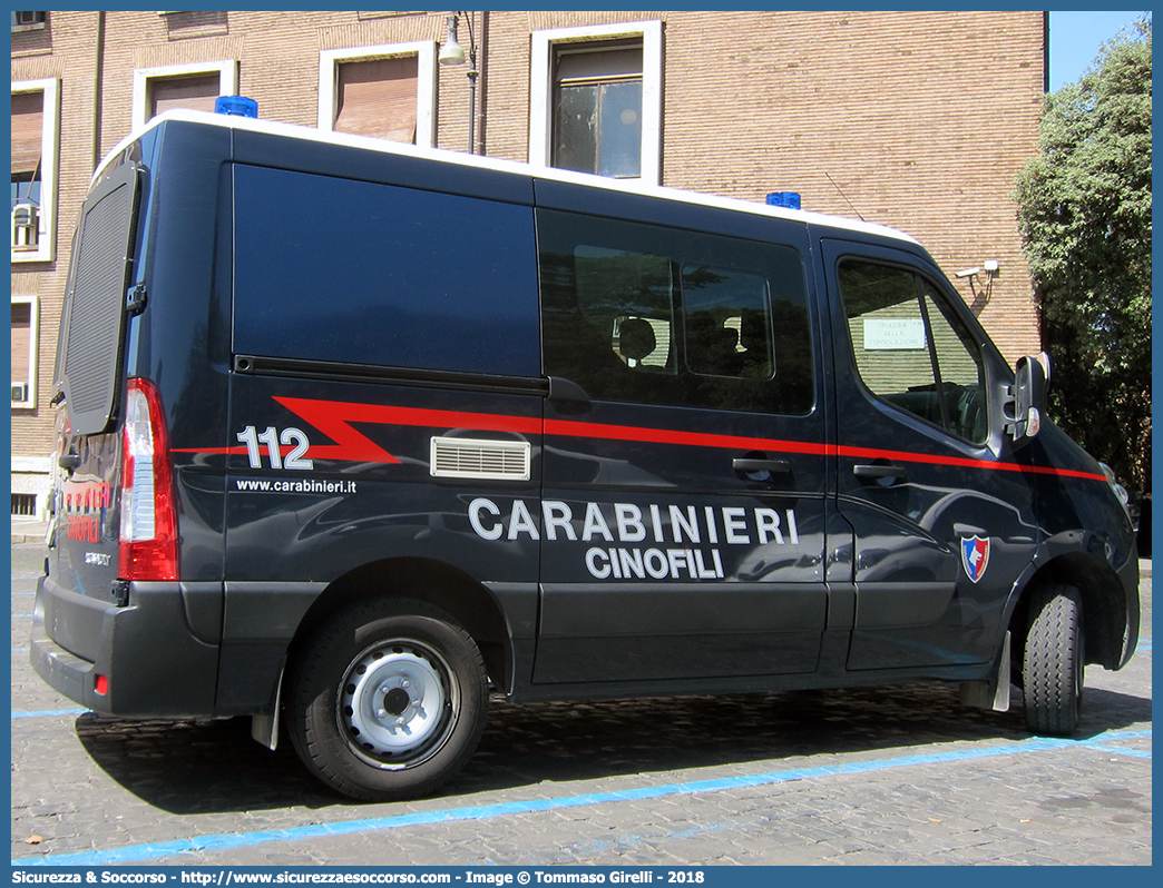 CC DJ301
Arma dei Carabinieri
Centro e Nuclei Cinofili
Renault Master IV serie
Allestitore Focaccia Group S.r.l.
Parole chiave: CC;C.C.;Arma;Carabinieri;Centro;Nuclei;Nucleo;Cinofili;Renault;Master;Focaccia