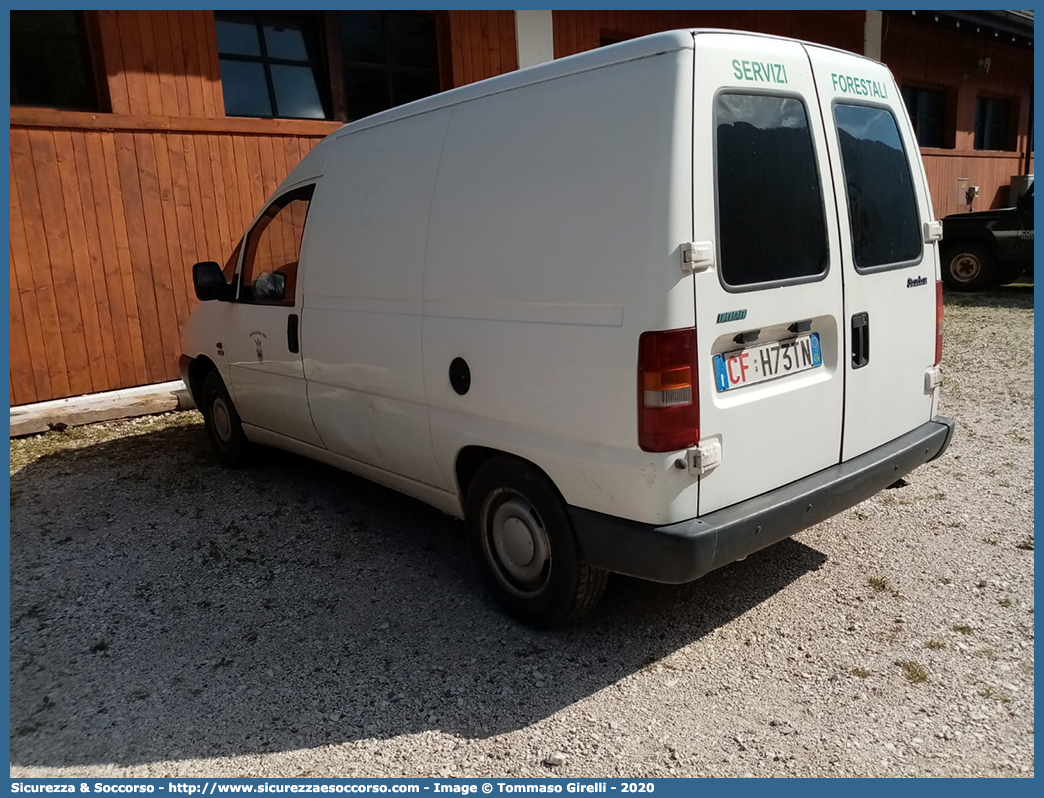 CF H73TN
Corpo Forestale
Provincia Autonoma di Trento
Fiat Scudo I serie
Parole chiave: Corpo;Forestale;Trento;CF;C.F.;TN;T.N.;Fiat;Scudo