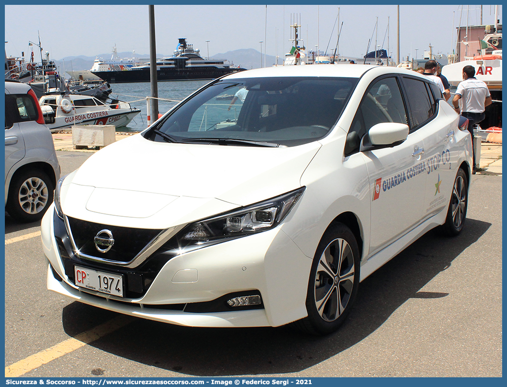 CP 1974
Corpo delle Capitanerie di Porto
Guardia Costiera 
Nissan Leaf II serie
Parole chiave: CP;C.P.;GC;G.C.;Guardia;Costiera;Corpo;Capitaneria;Capitanerie;di;Porto;Nissan;Leaf