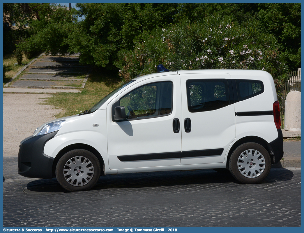 CP 4471
Corpo delle Capitanerie di Porto
Guardia Costiera 
Fiat Qubo I serie
Parole chiave: CP;C.P.;GC;G.C.;Guardia;Costiera;Capitaneria;Capitanerie;Porto;Guardia Costiera;Fiat;Qubo