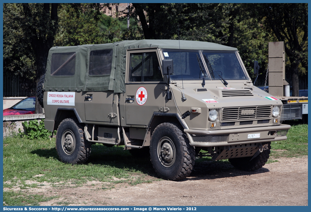 CRI A067
Croce Rossa Italiana
Corpo Militare
Iveco VM90 Torpedo
Parole chiave: CRIM;C.R.I.M.;Croce;Rossa;Italiana;Corpo;Militare;Iveco;VM90;VM90T;Torpedo