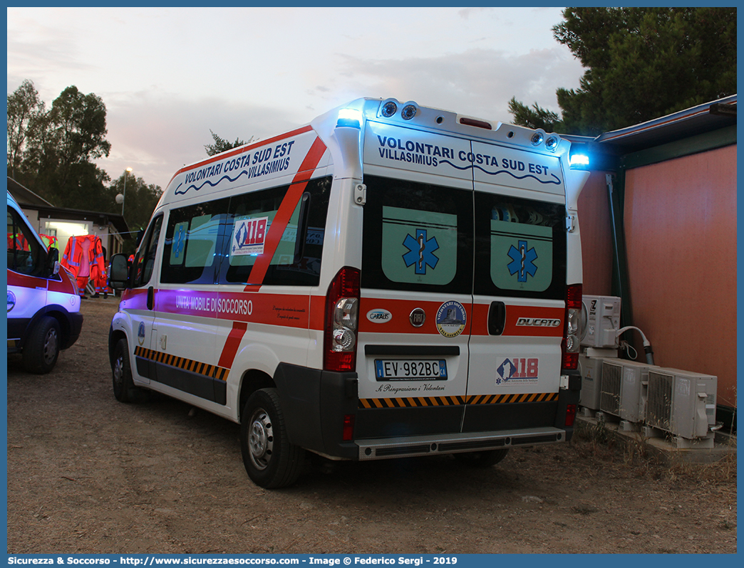 2
Volontari Soccorso
Costa Sud Est Villasimius
Fiat Ducato III serie
Allestitore Caralis s.r.l.
Parole chiave: Volontari;Soccorso;Costa;Sud;Est;Villasimius;Fiat;Ducato;Caralis