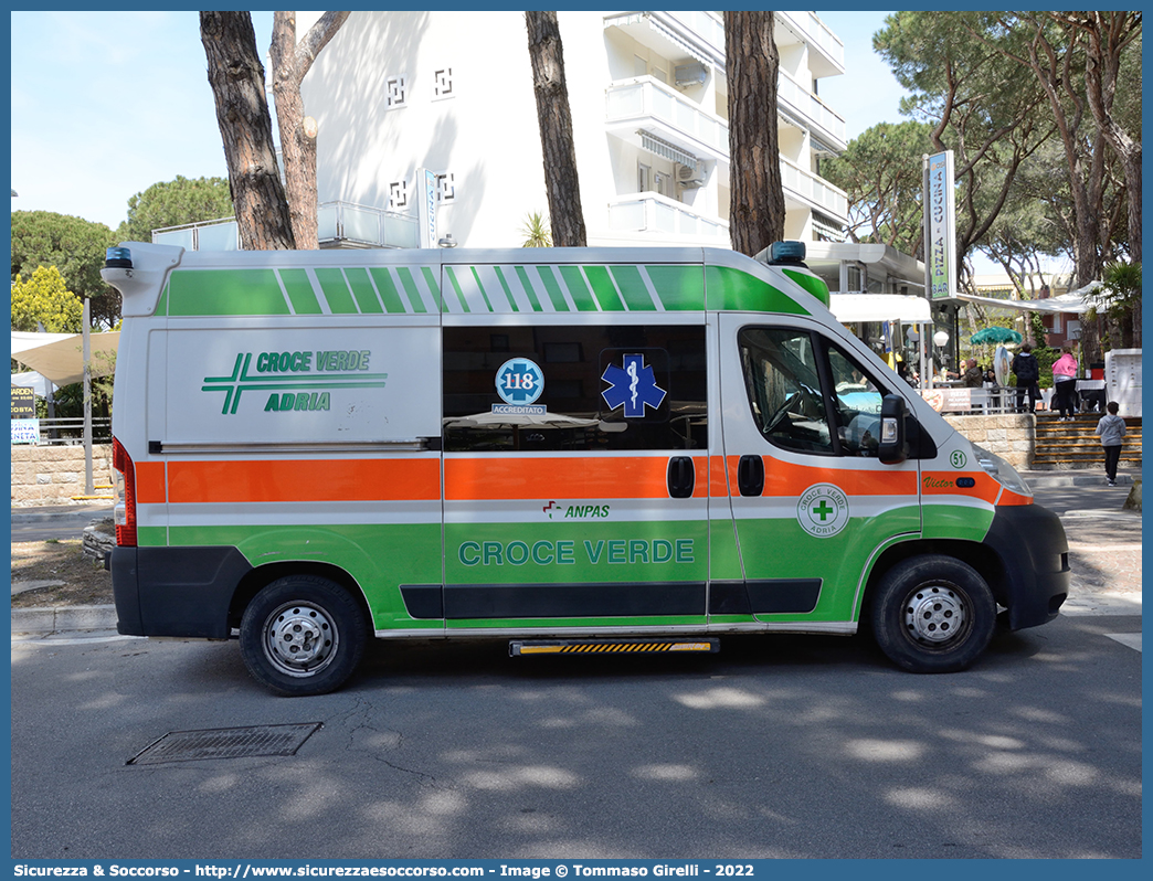 Victor 51
Associazione Volontaria Pubblica
Croce Verde Adria
Peugeot Boxer III serie
Allestitore EDM S.r.l.
Parole chiave: AVP;A.V.P.;Associazione;Volontaria;Pubblica;Croce;Verde;Adria;Autoambulanza;Ambulanza;Peugeot;Boxer;EDM