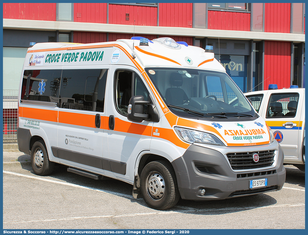 203
Pia Opera Croce Verde Padova
Fiat Ducato III serie restyling
Allestitore Ambitalia S.p.A.
(variante)
Parole chiave: Pia;Opera;Croce;Verde;Padova;Ambulanza;Fiat;Ducato;X290;Ambitalia