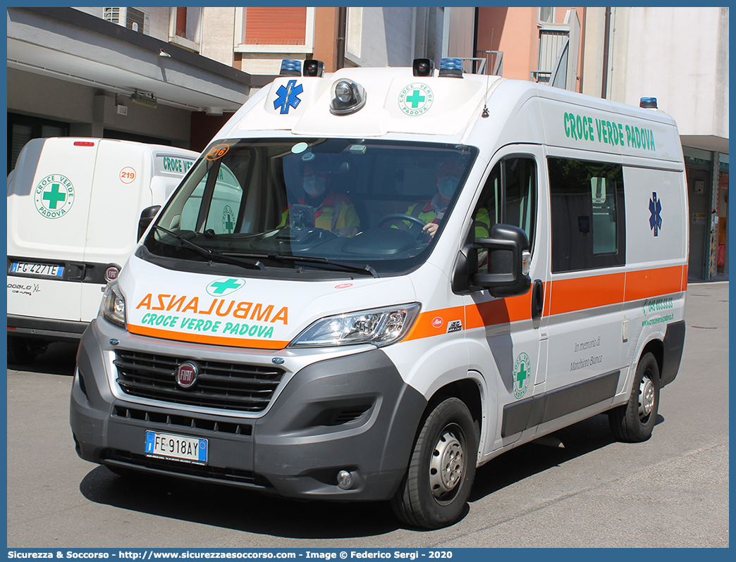 216
Pia Opera Croce Verde Padova
Fiat Ducato III serie restyling
Allestitore Alea Italia S.r.l. e 
NewCoCar S.r.l.
Parole chiave: Pia;Opera;Croce;Verde;Padova;Ambulanza;Fiat;Ducato;X290;Alea;NewCoCar