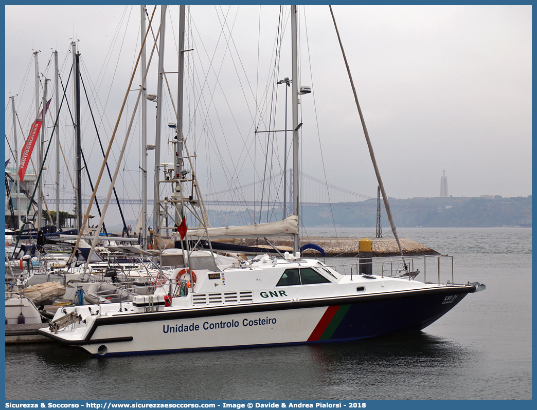 GNR LVI 21
República Portuguesa
Guarda Nacional Republicana
Coastal Control Unit
Parole chiave: República;Portuguesa;GNR;G.N.R.;Guarda;Nacional;Republicana;Nissan;Patrol;Coastal;Control;Unit