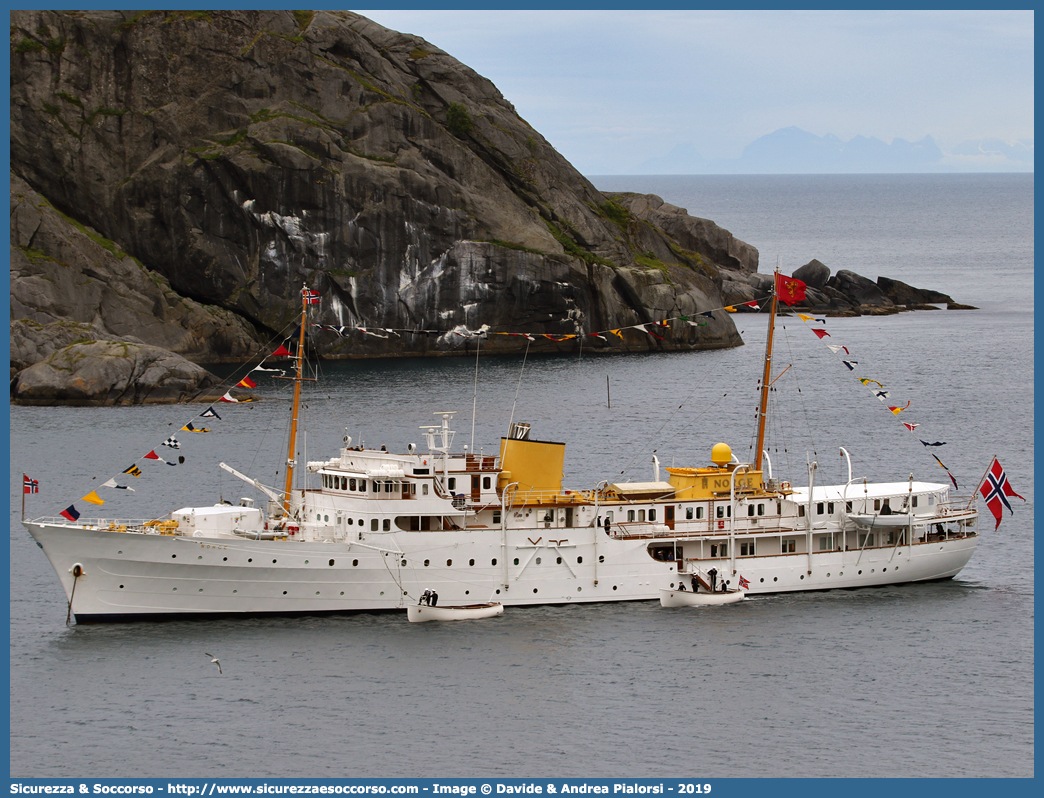 A551 "Norge"
Kongeriket Norge
Kongelige Norske Sjøforsvaret
Kongeskip (Royal Ship)
Parole chiave: Norwegian;Kongeriket;Norge;Kongelige;Norske;Sjøforsvaret;Kongeskip