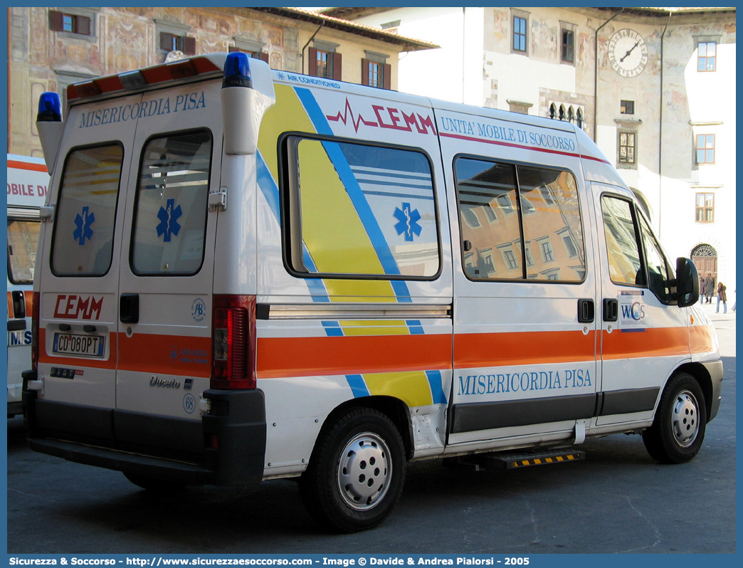 68
Misericordia di Pisa
Fiat Ducato II serie restyling
Allestitore Alessi e Becagli S.n.c.
Parole chiave: Misericordie;Misericordia;Ambulanza;Autoambulanza;Fiat;Ducato;Alessi e Becagli;Pisa