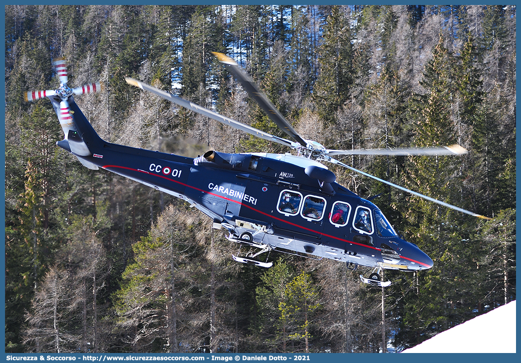 MM81968 / CC 01
Arma dei Carabinieri
Raggruppamento Carabinieri Aeromobili
Leonardo Helicopters AW139
Parole chiave: CC;C.C.;Arma;dei;Carabinieri;Raggruppamento;Aeromobili;Agusta;Westland;Leonardo;Helicopters;AW;139