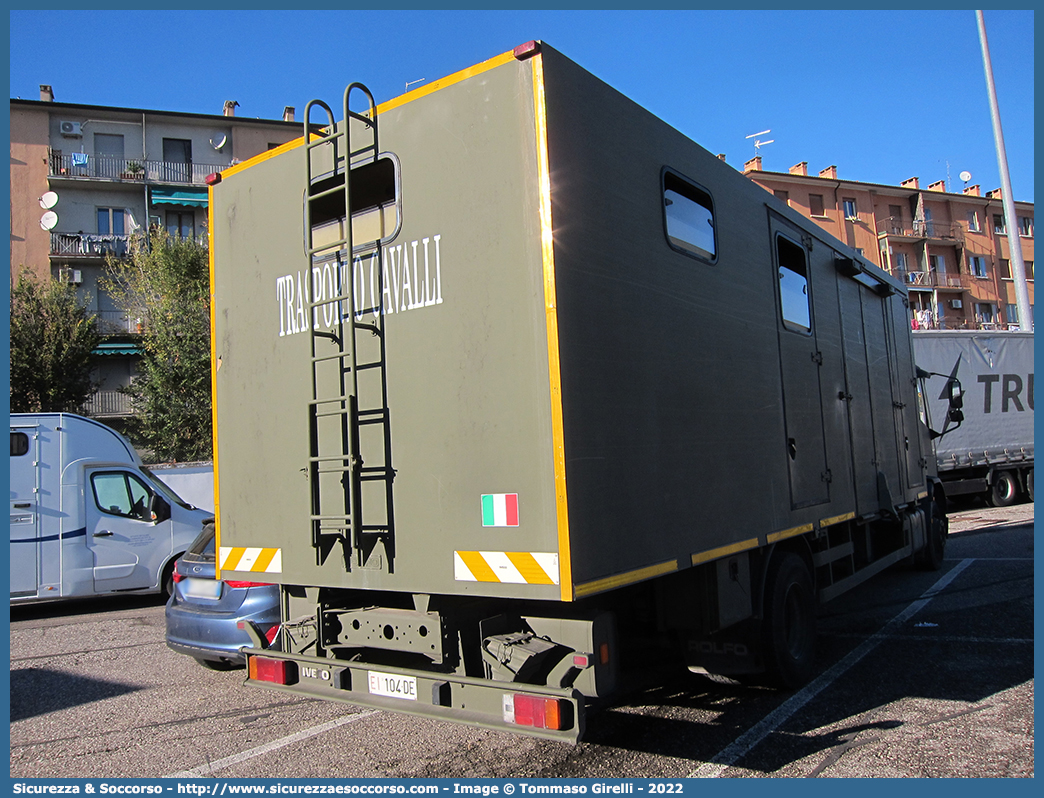 EI 104DE
Esercito Italiano
Reggimenti a Cavallo
Iveco EuroCargo 150E18 I serie
Parole chiave: EI;E.I.;Esercito;Italiano;Reggimento;Reggimenti;Cavallo;Trasporto;Cavalli;Iveco;EuroCargo;150E18