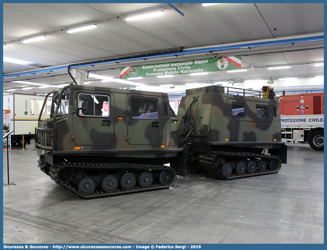 EI 355364
Esercito Italiano
Truppe Alpine
Hagglund & Soner Bandvagn 206
Parole chiave: EI;E.I.;Esercito;Italiano;Truppe;Alpine;Hagglund;&;Soner;Bandvagn;206