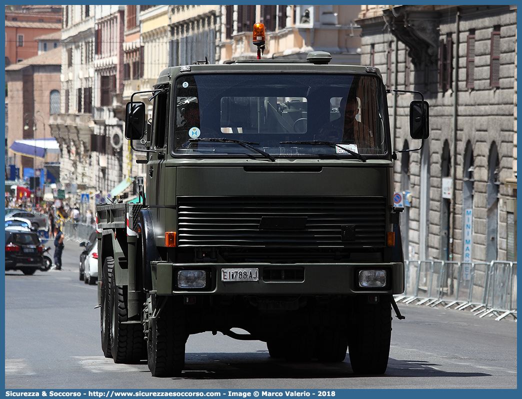 EI 788AJ
Esercito Italiano
Fiat Iveco 260F35
Allestitore Isoli S.p.A.
Parole chiave: EI;E.I.;Esercito;Italiano;Mezzi da Cantiere;Trasporto Materiali;Supporto Logistico;Iveco;260F35;Isoli