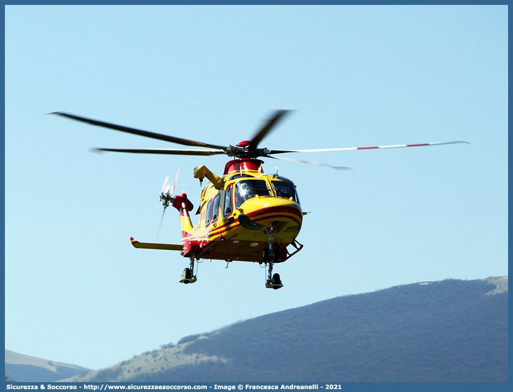 I-SMBA
118 Regione Marche
Leonardo Helicopters AW169
ICARO 2
Base di Fabriano
Parole chiave: 118;Marche;Ancona;Leonardo;AW169;AW 169;I-KLIO;Icaro 1;Icaro 1;Elicottero;Elisoccorso