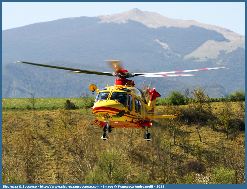 I-SMBA
118 Regione Marche
Leonardo Helicopters AW169
ICARO 2
Base di Fabriano
Parole chiave: 118;Marche;Ancona;Leonardo;AW169;AW 169;I-KLIO;Icaro 1;Icaro 1;Elicottero;Elisoccorso