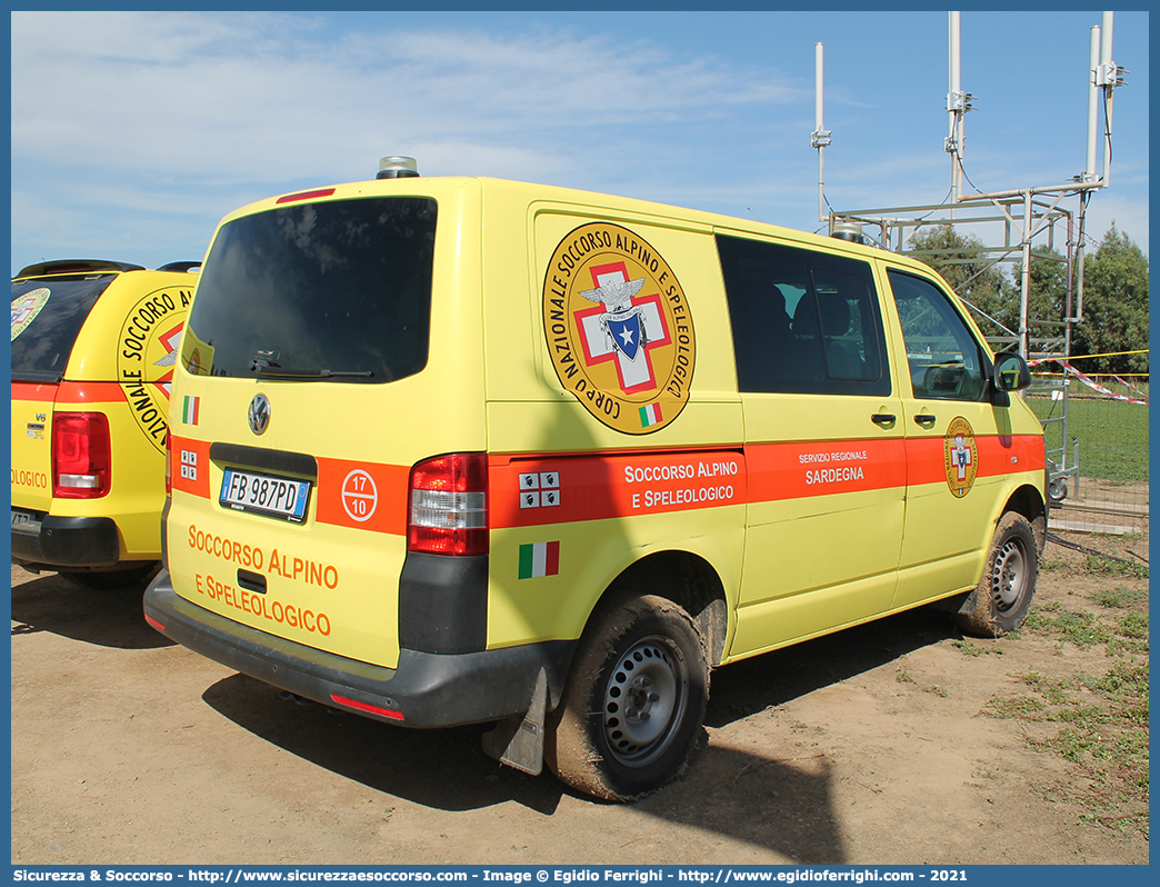 17-10
Corpo Nazionale
Soccorso Alpino e Speleologico
Servizio Regionale Sardegna
Volkswagen Transporter T5 restyling
Parole chiave: CNSAS;C.N.S.A.S.;Corpo;Nazionale;Soccorso;Alpino;Speleologico;Sardegna;SASS;S.A.S.S.;Volkswagen;Transporter;T5;T 5