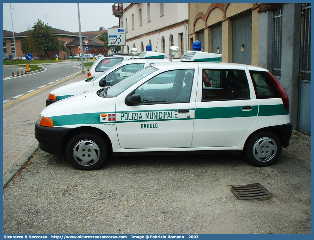 -
Polizia Municipale
Comune di Barolo
Fiat Punto I serie
Parole chiave: PL;P.L.;PM;P.M.;Polizia;Locale;Municipale;Barolo;Fiat;Punto