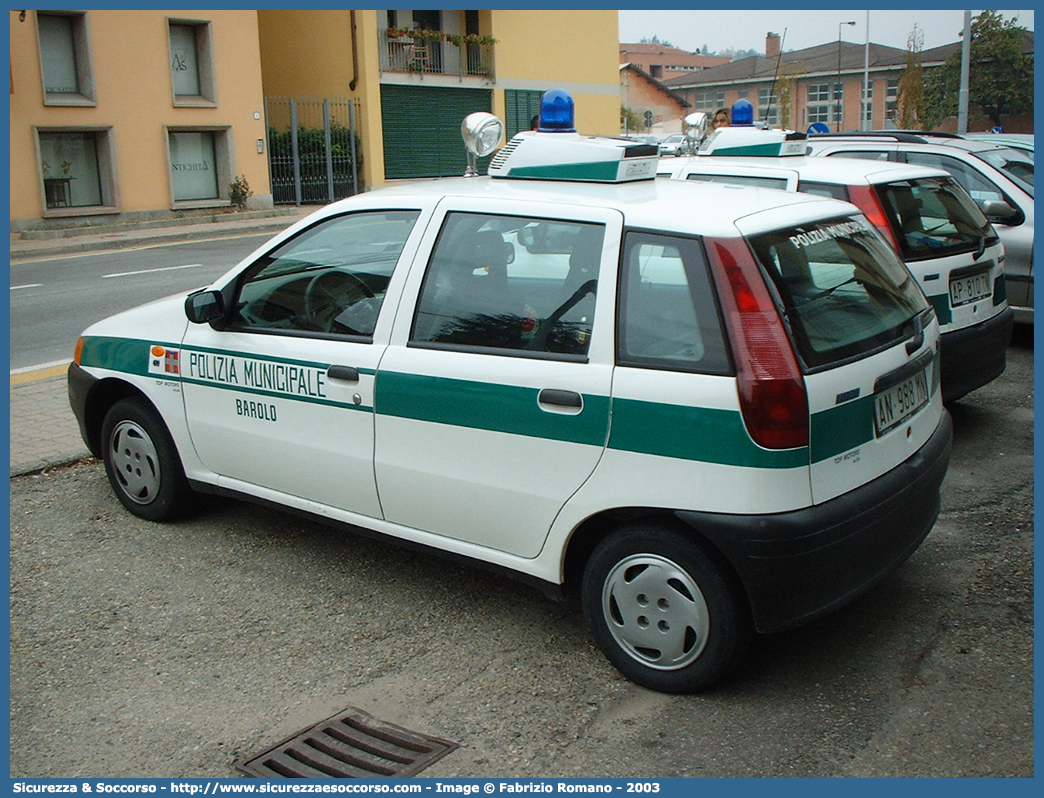 -
Polizia Municipale
Comune di Barolo
Fiat Punto I serie
Parole chiave: PL;P.L.;PM;P.M.;Polizia;Locale;Municipale;Barolo;Fiat;Punto