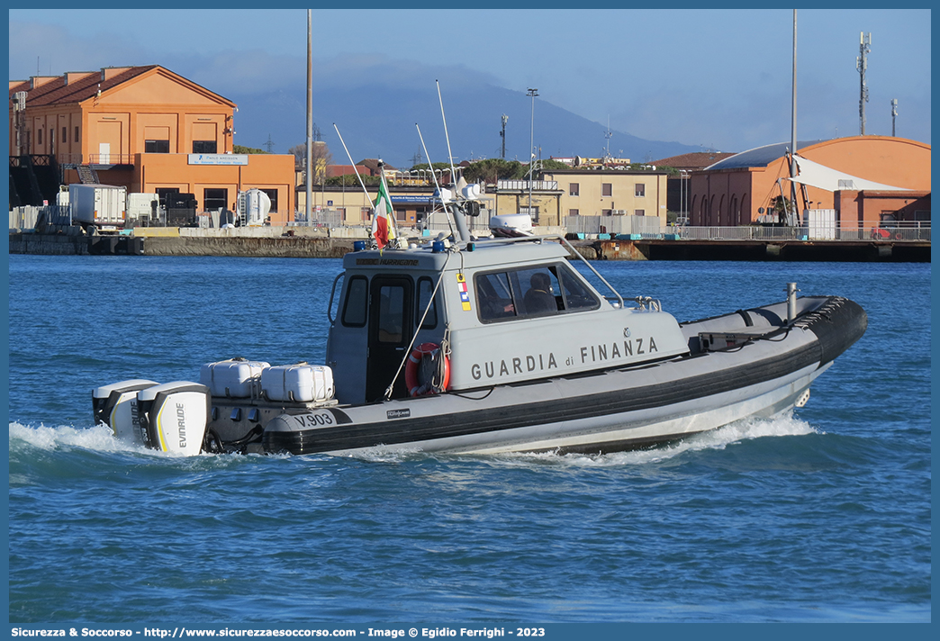 V.903
Guardia di Finanza
R.O.A.N. Componente Navale
Vedetta Costiera Classe 900
Parole chiave: GdiF;G.D.F.;GDF;Guardia;di;Finanza;R.O.A.N.;ROAN;Componente;Navale;Vedetta;Costiera;Classe;900