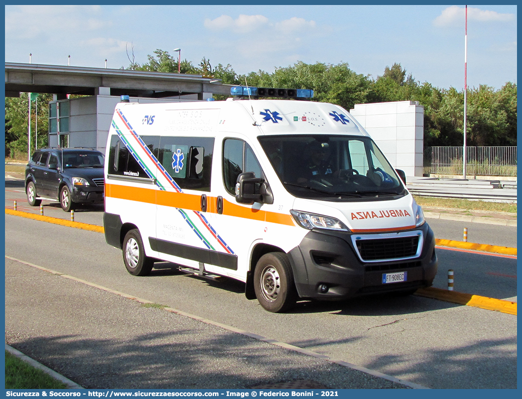 37
Inter S.O.S. 
Pubblica Assistenza Onlus
Peugeot Boxer III serie restyling
Parole chiave: Inter;S.O.S.;SOS;Ambulanza;Peugeot;Boxer