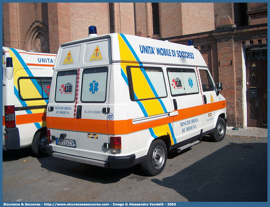 MOMS07
Misericordia di Modena
Fiat Ducato I serie
Parole chiave: Misericordie;Misericordia;Ambulanza;Autoambulanza;Fiat;Ducato