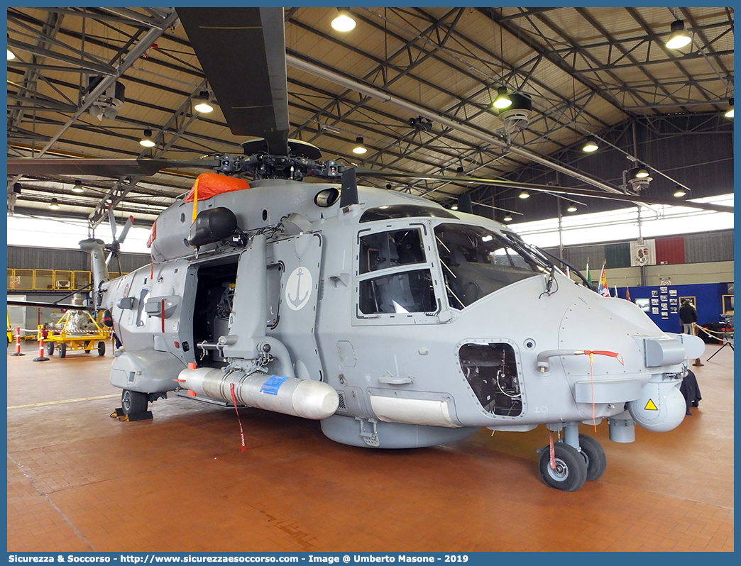 MMX81480 2-01
Marina Militare Italiana
Aviazione Navale
Agusta-Westland AW101/EH101
Parole chiave: MMI;M.M.I.;Marina;Militare;Italiana;Aviazione;Navale;Agusta;Westland;AW101;EH101