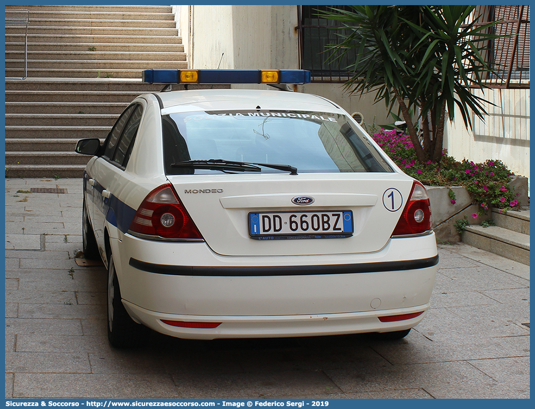 -
Polizia Municipale
Comune di La Maddalena
Ford Mondeo II serie restyling
Parole chiave: PL;P.L.;PM;P.M.;Polizia;Locale;Municipale;La;Maddalena;Ford;Mondeo