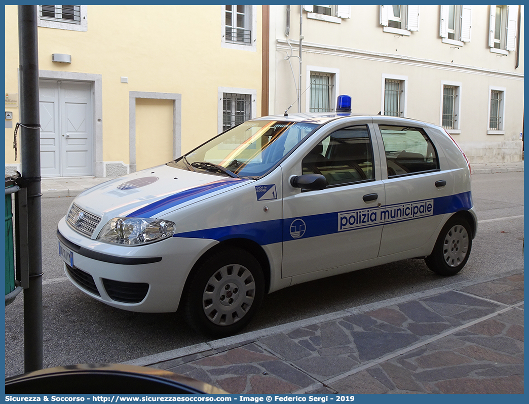 -
Polizia Locale
Comune di Ronchi dei Legionari
Fiat Punto Classic
Parole chiave: PL;P.L.;PM;P.M.;Polizia;Locale;Municipale;Ronchi;dei;Legionari;Fiat;Punto;Classic