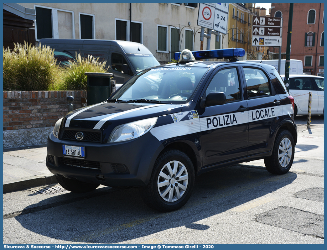 Polizia Locale YA581AL
Polizia Locale
Comune di Venezia
Daihatsu Terios III serie
Parole chiave: PL;PM;P.L.;P.M.;Polizia;Locale;Municipale;Venezia;Daihatsu;Terios