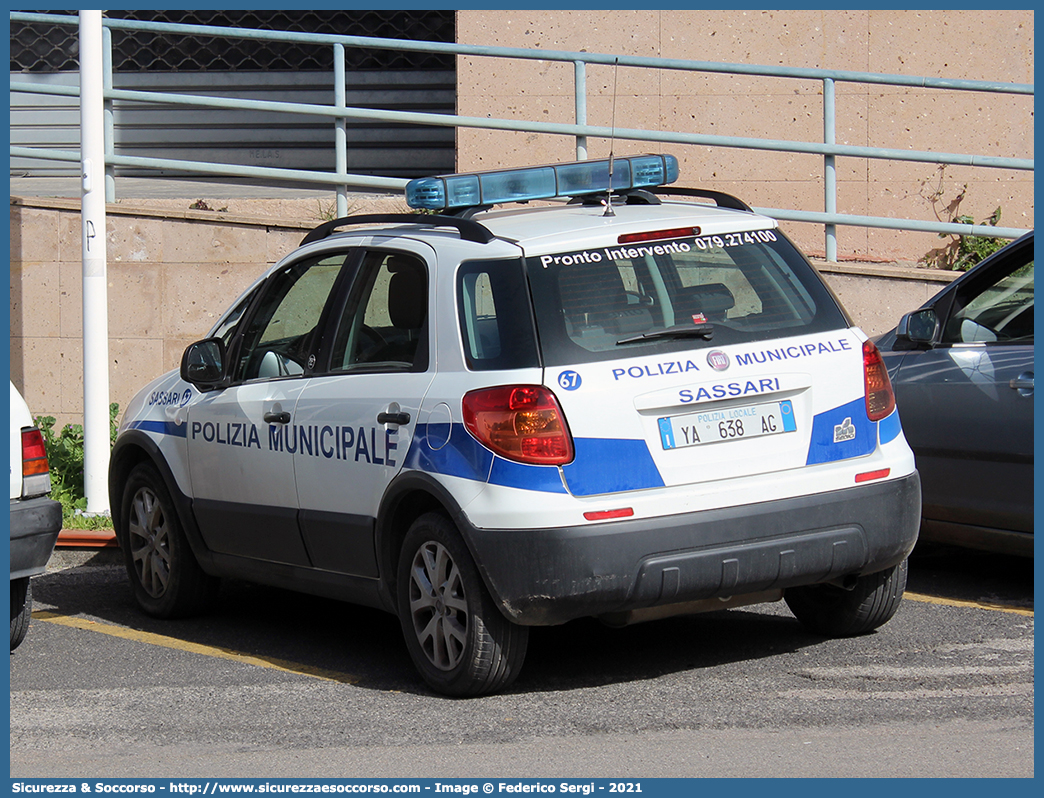 Polizia Locale YA638AG
Polizia Municipale
Comune di Sassari
Fiat Sedici I serie
Parole chiave: PL;P.L.;PM;P.M.;Polizia;Locale;Municipale;Sassari;Fiat;Sedici