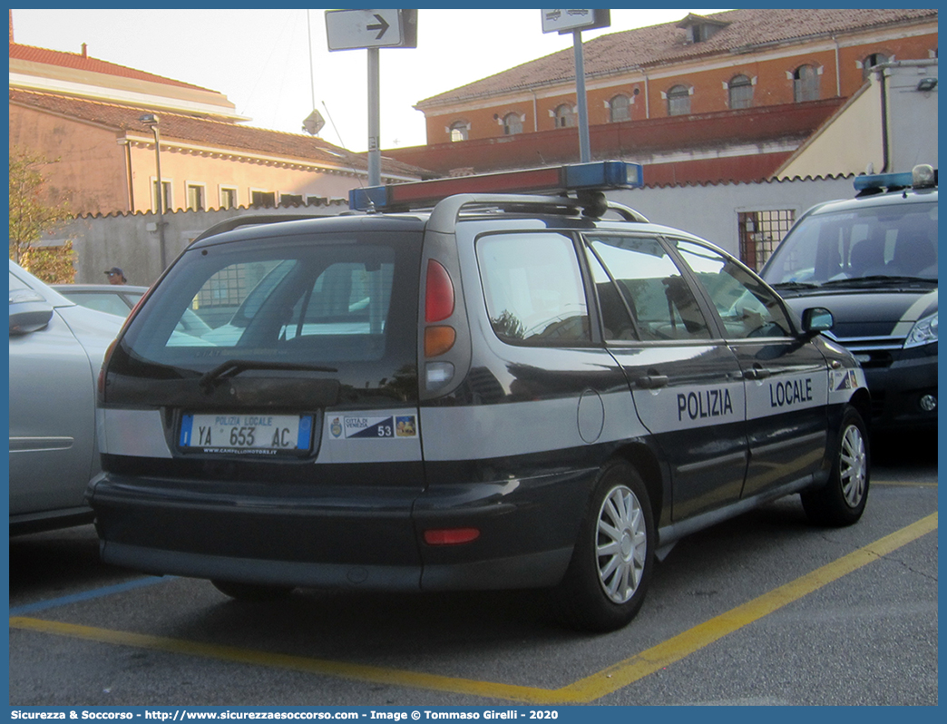 Polizia Locale YA653AC
Polizia Locale
Comune di Venezia
Fiat Marea Weekend
Allestitore Orlandi S.r.l.
Parole chiave: PL;PM;P.L.;P.M.;Polizia;Locale;Municipale;Venezia;Fiat;Marea;Weekend;Orlandi