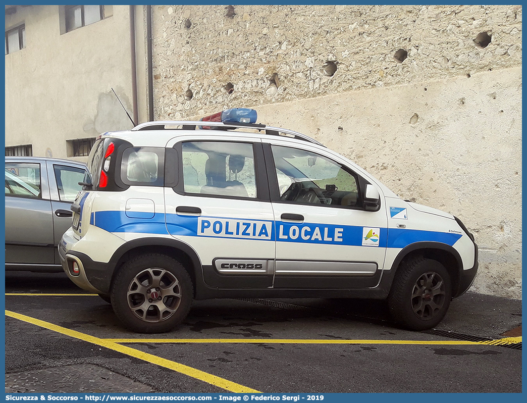 Polizia Locale YA717AL
Polizia Locale
Unione Territoriale Intercomunale 
delle Valli e delle Dolomiti Friulane
Fiat Nuova Panda Cross II serie
Allestitore Bertazzoni S.r.l.
Parole chiave: PL;P.L.;PM;P.M.;Polizia;Locale;Municipale;Andreis;Arba;Barcis;Castelnovo del Friuli;Cimolais;Claut;Clauzetto;Erto;Casso;Frisanco;Maniago;Meduno;Montereale Valcellina;Pinzano al Tagliamento;Sequals;Tramonti di Sopra;Tramonti  di  Sotto;Travesio;Vajont;Vit