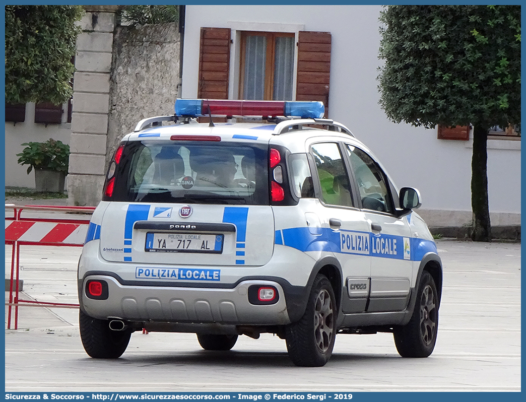 Polizia Locale YA717AL
Polizia Locale
Unione Territoriale Intercomunale 
delle Valli e delle Dolomiti Friulane
Fiat Nuova Panda Cross II serie
Allestitore Bertazzoni S.r.l.
Parole chiave: PL;P.L.;PM;P.M.;Polizia;Locale;Municipale;Andreis;Arba;Barcis;Castelnovo del Friuli;Cimolais;Claut;Clauzetto;Erto;Casso;Frisanco;Maniago;Meduno;Montereale Valcellina;Pinzano al Tagliamento;Sequals;Tramonti di Sopra;Tramonti  di  Sotto;Travesio;Vajont;Vit