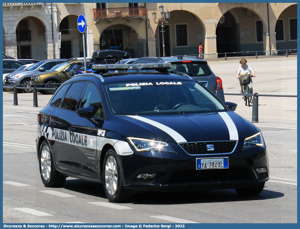 Polizia Locale YA734AL
Polizia Locale
Comune di Padova
Seat Leon Station Wagon III serie
Allestitore Bertazzoni S.r.l.
Parole chiave: PL;P.L.;PM;P.M.;Polizia;Locale;Municipale;Comune;di;Padova;Seat;Leon;Station;Wagon;Bertazzoni