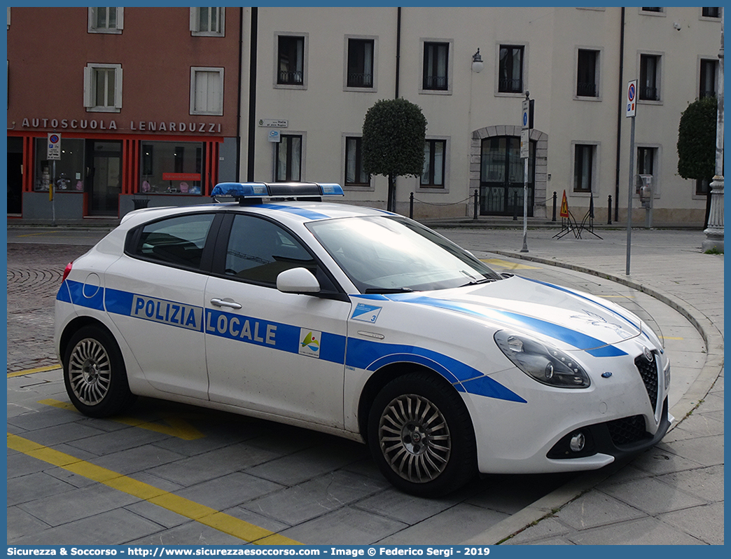 Polizia Locale YA935AM
Polizia Locale
Unione Territoriale Intercomunale 
delle Valli e delle Dolomiti Friulane
Alfa Romeo Nuova Giulietta I serie II restyling
Allestitore Ciabilli S.r.l.
Parole chiave: PL;P.L.;PM;P.M.;Polizia;Locale;Municipale;Andreis;Arba;Barcis;Castelnovo del Friuli;Cimolais;Claut;Clauzetto;Erto;Casso;Frisanco;Maniago;Meduno;Montereale Valcellina;Pinzano al Tagliamento;Sequals;Tramonti di Sopra;Tramonti  di  Sotto;Travesio;Vajont;Vit