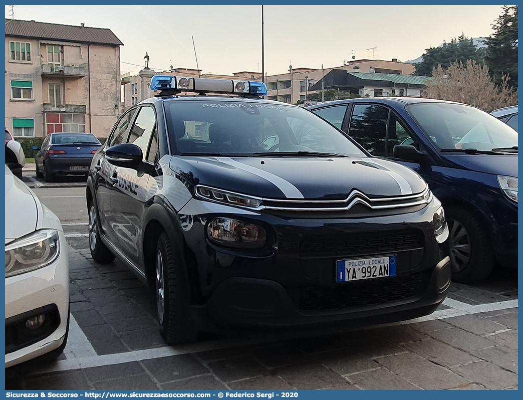 Polizia Locale YA992AN
Polizia Locale
Comune di Arzignano
Citroen C3 III serie
Allestitore Focaccia Group S.r.l.
Parole chiave: PL;P.L.;PM;P.M.;Polizia;Locale;Municipale;Arzignano;Citroen;C3;Focaccia;YA992AN;YA 992 AN