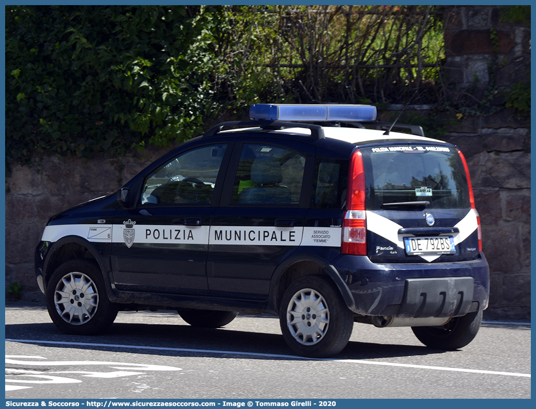 -
Polizia Locale
Corpo Intercomunale Fiemme
Fiat Nuova Panda 4x4 I serie restyling
Parole chiave: PL;P.L.;PM;P.M.;Polizia;Locale;Municipale;Fiemme;Castello Molina di Fiemme;Carano;Cavalese;Daiano;Panchià;Panchia;Tesero;Varena;Fiat;Panda;4x4