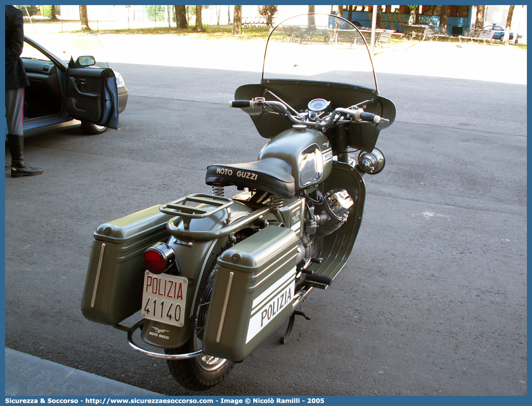 Polizia 41140
Polizia di Stato
Polizia Stradale
Moto Guzzi V7
Parole chiave: PS;P.S.;Polizia;di;Stato;Polizia;Stradale;Moto;Guzzi;V7