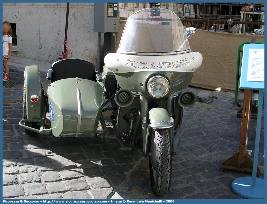 Polizia 41146
Polizia di Stato
Polizia Stradale
Moto Guzzi V7 Sidecar
Parole chiave: PS;P.S.;Polizia;di;Stato;Stradale;Moto;Guzzi;V7;Sidecar