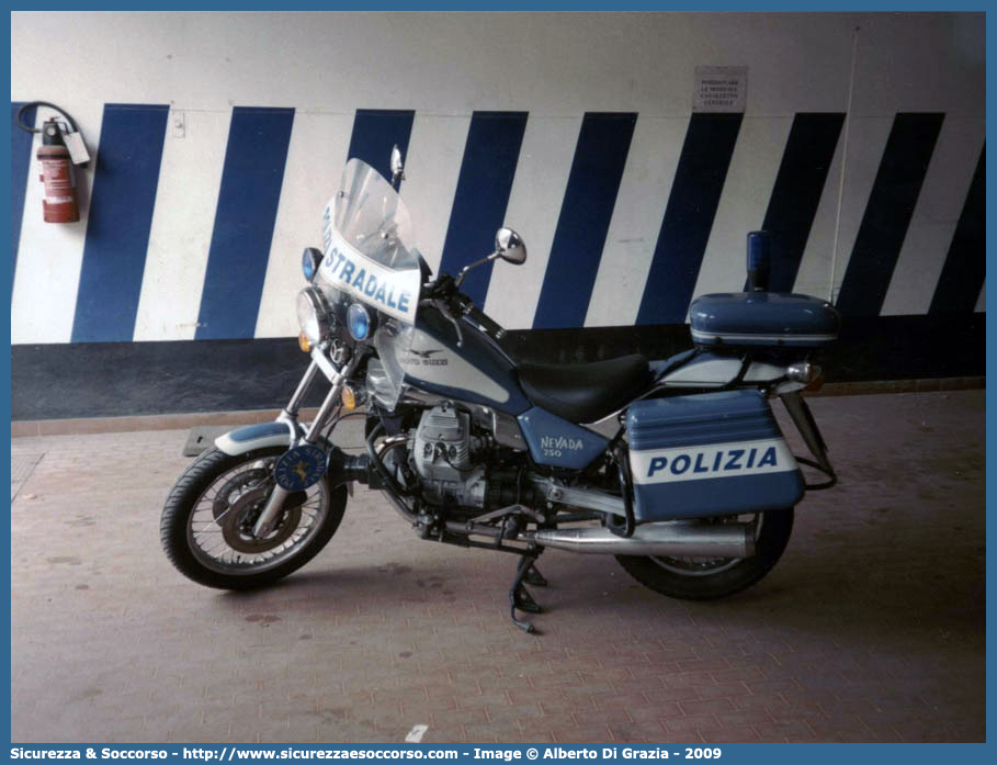 -
Polizia di Stato
Polizia Stradale
Moto Guzzi Nevada 750
Parole chiave: PS;P.S.;Polizia;di;Stato;Stradale;Moto;Guzzi;Norge;Nevada;750