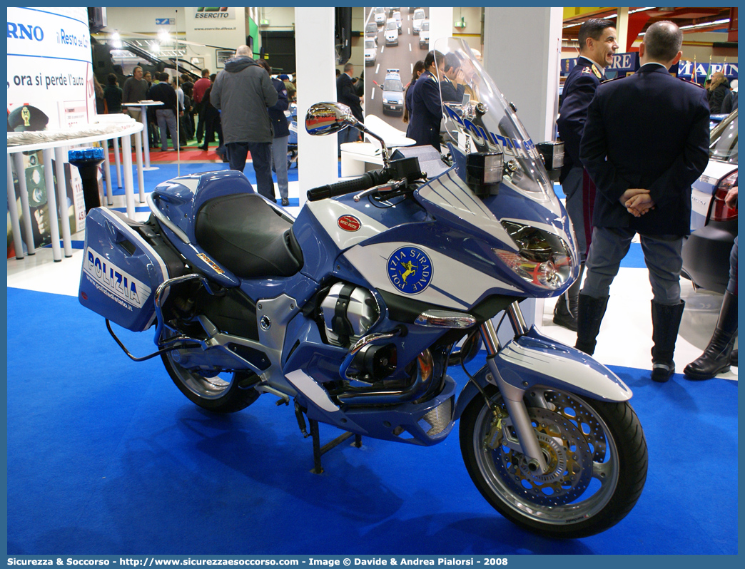 Polizia G1865
Polizia di Stato
Polizia Stradale
Moto Guzzi Norge
Parole chiave: PS;P.S.;Polizia;di;Stato;Stradale;Moto;Guzzi;Norge