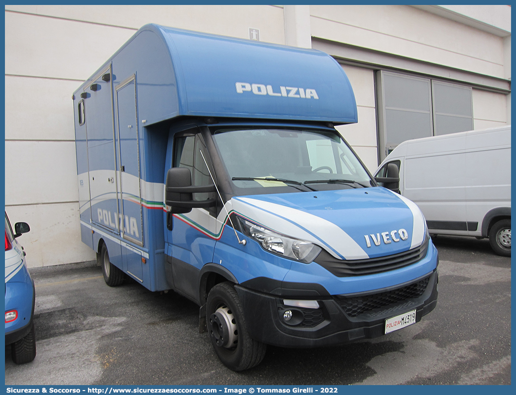 Polizia M4319
Polizia di Stato
Polizia a Cavallo
Iveco Daily VI serie
Parole chiave: PS;P.S.;Polizia;di;Stato;Reparto;Nucleo;Trasporto;Cavallo;Cavalli;Iveco;Daily