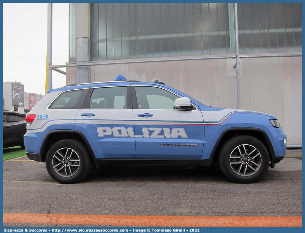 Polizia M5004
Polizia di Stato
Jeep Grand Cherokee V serie
Parole chiave: PS;P.S.;Polizia;di;Stato;Jeep;Grand;Cherokee